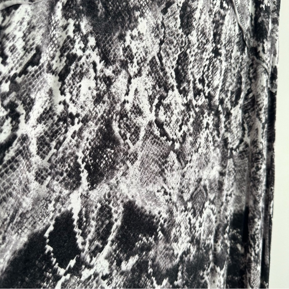 Coin1804 Long Skirt with Stretch Snake Skin Pattern Size S - Picture 6 of 10